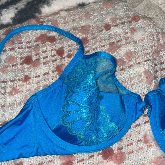NWT SAVAGE X FENTY by Rhianna Sparkly Blue Lingerie Bra 36B - Picture 3 of 5